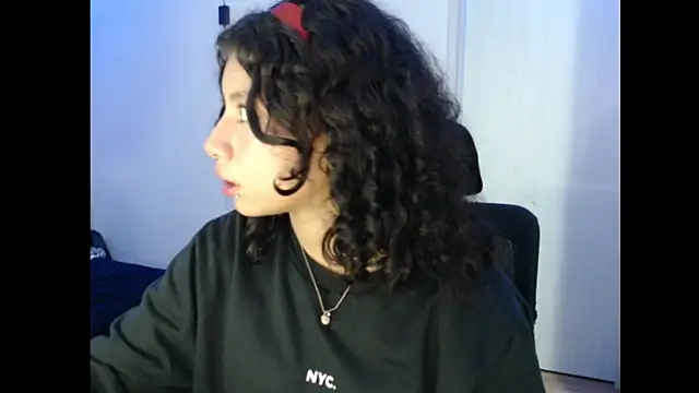 Ivonnybonn online show from 6, 11, 2025