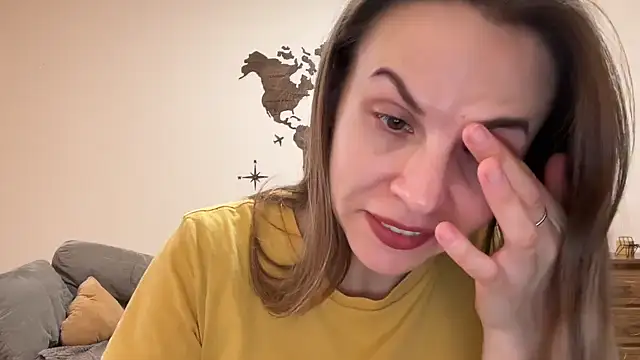 AnnieLove7722 online show from 10, 11, 2025