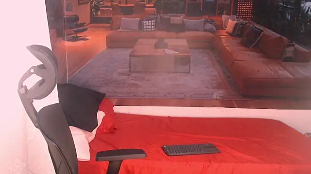 Snapshot of RomeoMillerr chatting on 3, 12, 2025 RomeoMillerr online show from 3, 12, 2025