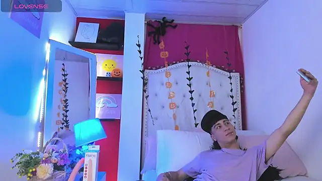 XaanderGrey online show from 30, 10, 2025