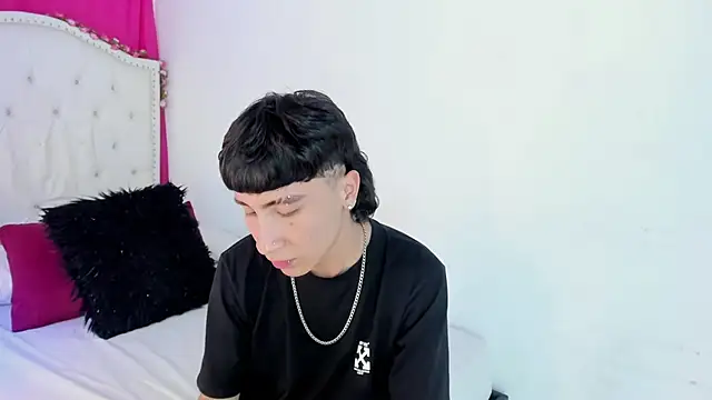 XaanderGrey online show from 5, 12, 2025