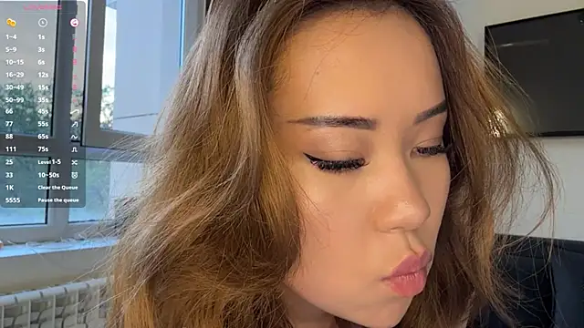 Snapshot of Ur_neighbor_Kira chatting on 22, 4, 2026 Ur neighbor Kira online show from 22, 4, 2026