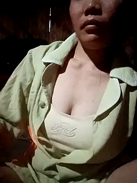 bree-zz online show from 13, 4, 2026