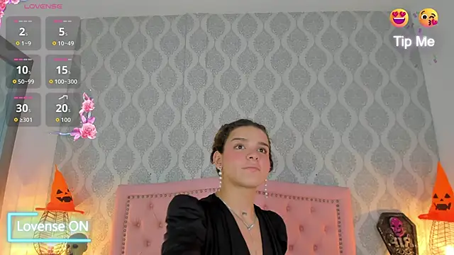 Snapshot of kendallspears_1 chatting on 31, 10, 2025 kendallspears 1 online show from 31, 10, 2025