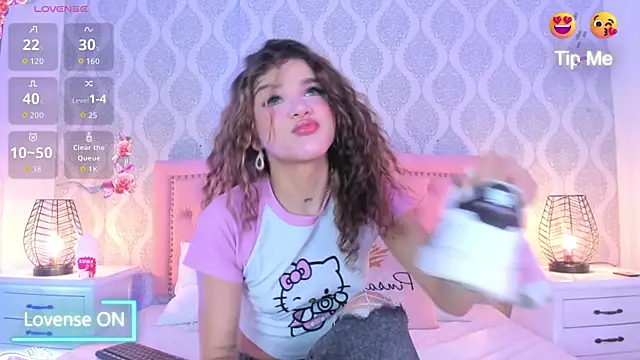 Snapshot of kendallspears_1 chatting on 8, 11, 2025 kendallspears 1 online show from 8, 11, 2025