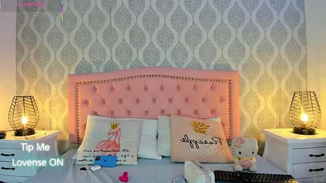 Snapshot of kendallspears_1 chatting on 11, 11, 2025 kendallspears 1 online show from 11, 11, 2025