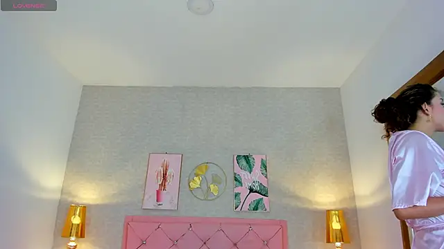 Snapshot of kendallspears_1 chatting on 1, 12, 2025 kendallspears 1 online show from 1, 12, 2025