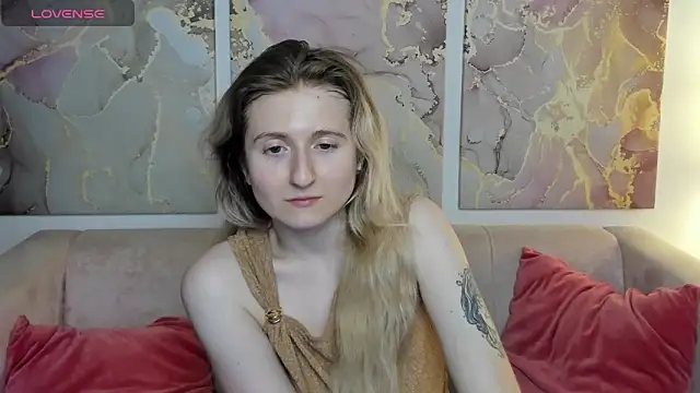 Snapshot of CamillaDreamer chatting on 28, 4, 2026 CamillaDreamer online show from 28, 4, 2026