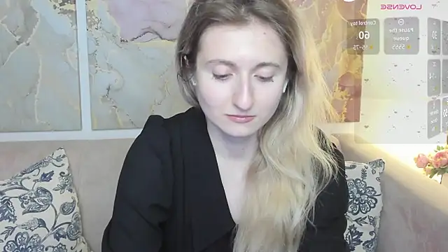 Snapshot of CamillaDreamer chatting on 14, 5, 2026 CamillaDreamer online show from 14, 5, 2026
