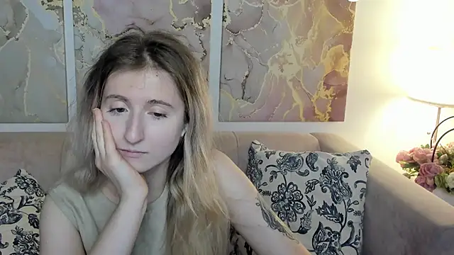Snapshot of CamillaDreamer chatting on 19, 5, 2026 CamillaDreamer online show from 19, 5, 2026