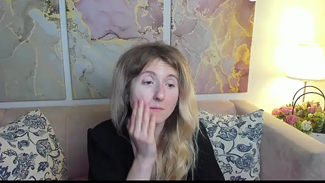 Snapshot of CamillaDreamer chatting on 23, 5, 2026 CamillaDreamer online show from 23, 5, 2026