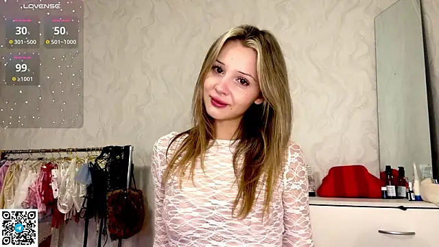 Snapshot of LindyEckland chatting on 15, 10, 2025 LindyEckland online show from 15, 10, 2025