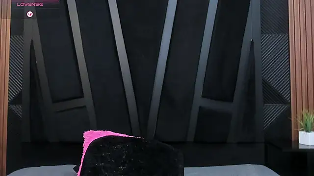 Snapshot of Valka_Ross chatting on 7, 11, 2025 Valka Ross online show from 7, 11, 2025