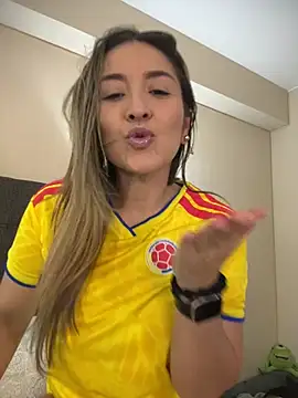 Snapshot of Mariana_gom chatting on 7, 7, 2026 Mariana gom online show from 7, 7, 2026