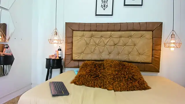 Snapshot of hannarose1208 chatting on 6, 11, 2025 hannarose1208 online show from 6, 11, 2025