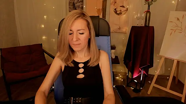 Snapshot of DonnaSmitth chatting on 19, 12, 2025 DonnaSmitth online show from 19, 12, 2025