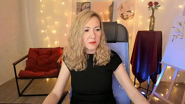 Snapshot of DonnaSmitth chatting on 2, 2, 2026 DonnaSmitth online show from 2, 2, 2026