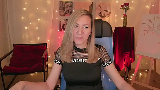 Snapshot of DonnaSmitth chatting on 2, 3, 2026 DonnaSmitth online show from 2, 3, 2026