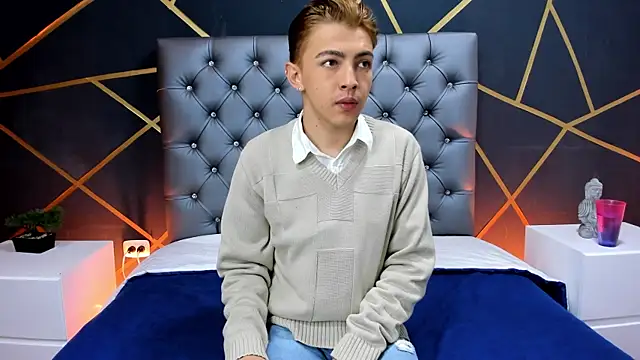 Snapshot of Lian_Miller1_ chatting on 8, 10, 2025 Lian Miller1 online show from 8, 10, 2025