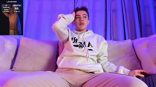 Lian Miller1  online show from 15, 12, 2025