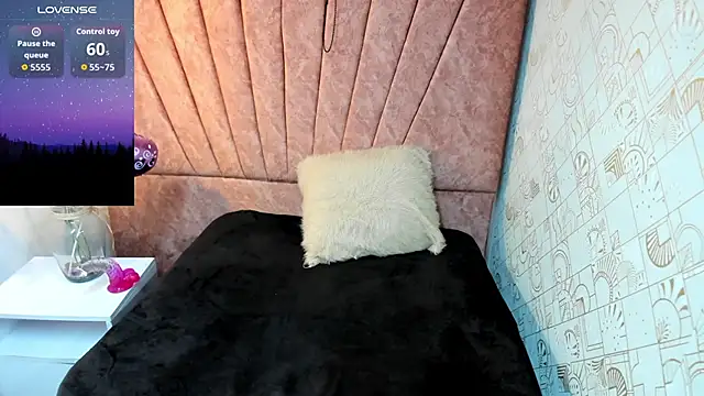 Issa Milf   online show from 10, 10, 2025