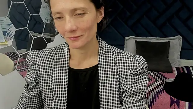 Valery More   online show from 13, 11, 2025