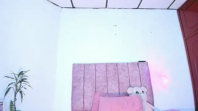 Snapshot of Mila_1wood chatting on 14, 3, 2026 Mila 1wood online show from 14, 3, 2026