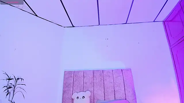 Snapshot of Mila_1wood chatting on 19, 6, 2026 Mila 1wood online show from 19, 6, 2026