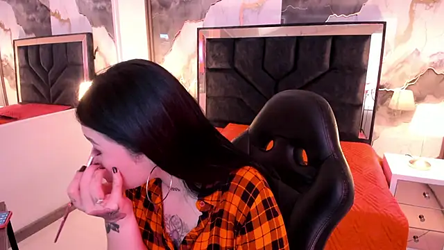 SusanVilla online show from 19, 11, 2025