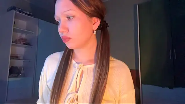 Snapshot of EmiIyKitty chatting on 22, 10, 2025 EmiIyKitty online show from 22, 10, 2025
