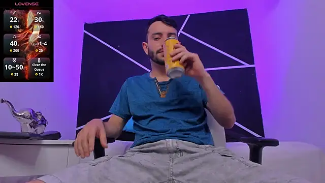 VynnyBlacke  online show from 13, 10, 2025