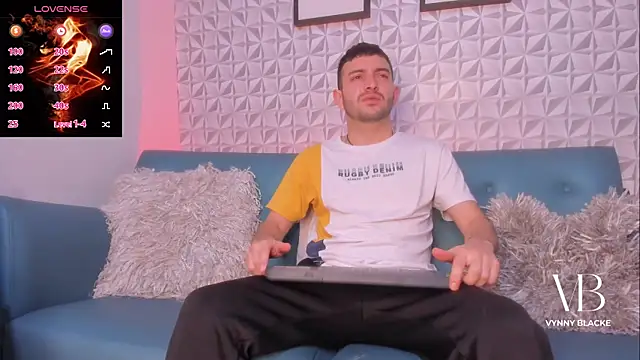 VynnyBlacke  online show from 10, 11, 2025