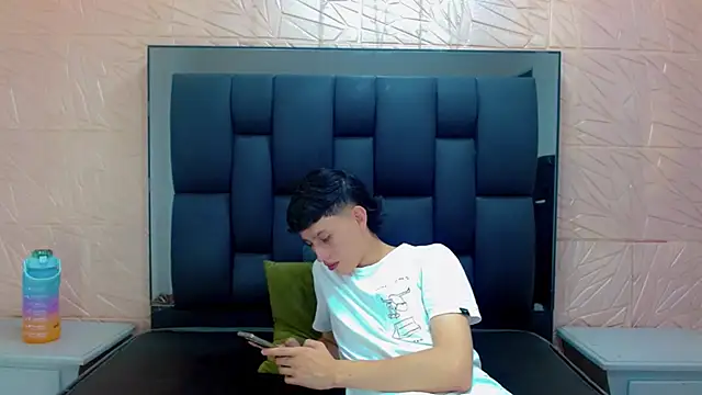 Snapshot of thaigo_twink38 chatting on 23, 11, 2025 thaigo twink38 online show from 23, 11, 2025