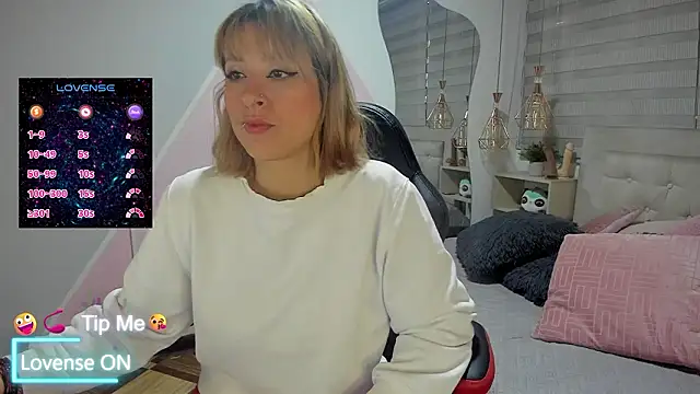 Snapshot of sophialyh_1 chatting on 19, 3, 2026 sophialyh 1 online show from 19, 3, 2026