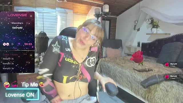 Snapshot of sophialyh_1 chatting on 17, 4, 2026 sophialyh 1 online show from 17, 4, 2026