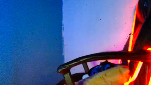 Snapshot of highinhtxx chatting on 28, 2, 2026 highinhtxx online show from 28, 2, 2026