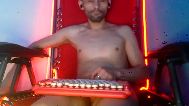 Snapshot of highinhtxx chatting on 8, 3, 2026 highinhtxx online show from 8, 3, 2026