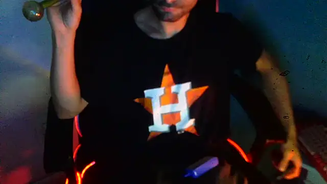 Snapshot of highinhtxx chatting on 12, 3, 2026 highinhtxx online show from 12, 3, 2026