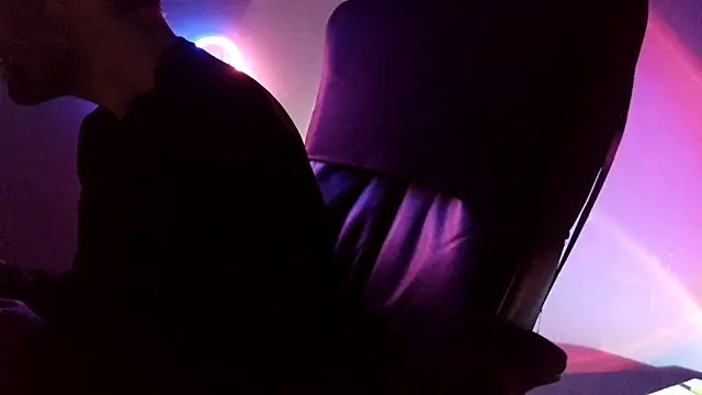 Snapshot of highinhtxx chatting on 5, 4, 2026 highinhtxx online show from 5, 4, 2026