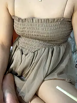 Snapshot of lee_ly chatting on 13, 10, 2025 lee ly online show from 13, 10, 2025