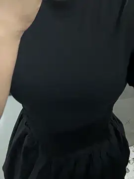 Snapshot of lee_ly chatting on 18, 11, 2025 lee ly online show from 18, 11, 2025