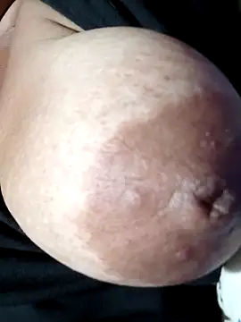 Hotmommax online show from 21, 2, 2026