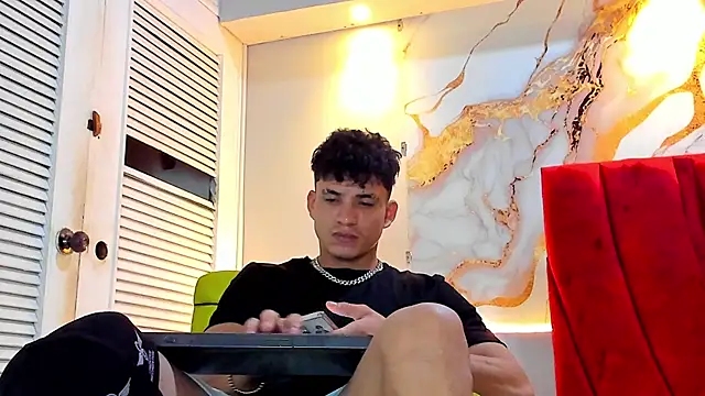 Snapshot of daniscot chatting on 25, 11, 2025 daniscot online show from 25, 11, 2025