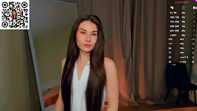 Snapshot of MinaRuzzo chatting on 9, 11, 2025 MinaRuzzo online show from 9, 11, 2025