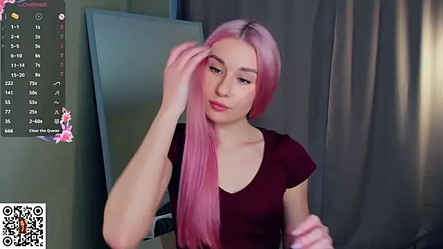 Snapshot of MinaRuzzo chatting on 15, 12, 2025 MinaRuzzo online show from 15, 12, 2025