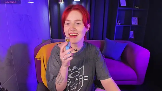 Snapshot of Freirenee chatting on 12, 10, 2025 Freirenee online show from 12, 10, 2025