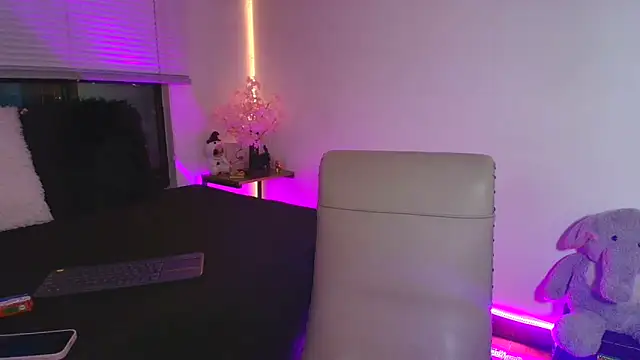 Snapshot of Sussyroxxx chatting on 19, 6, 2026 Sussyroxxx online show from 19, 6, 2026