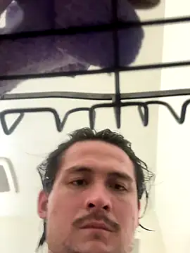 Snapshot of itsthecatchh chatting on 31, 10, 2025 itsthecatchh online show from 31, 10, 2025