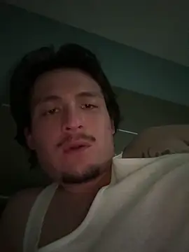 Snapshot of itsthecatchh chatting on 4, 11, 2025 itsthecatchh online show from 4, 11, 2025