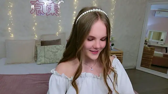 Snapshot of Lili_Lohan chatting on 18, 4, 2026 Lili Lohan online show from 18, 4, 2026